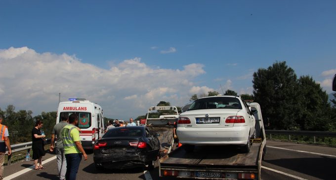 TEM’de dört otomobil kazaya karıştı: Yedi yaralı