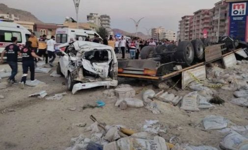 Mardin’de 20 kişinin yaşamını yitirdiği kazaya neden olan iki şoför tutuklandı