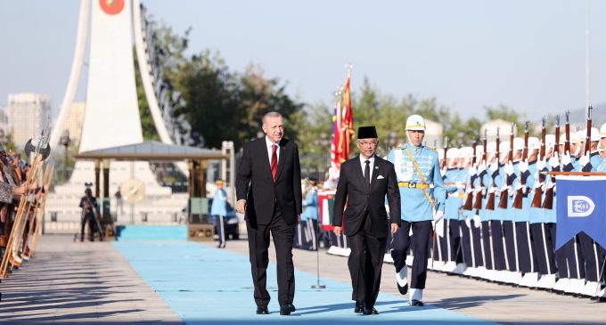 Erdoğan, Malezya Kralı Sultan Şah’ı resmi törenle karşıladı
