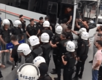 Ödenmeyen hakları için eylem yapan Emlak Konut işçilerine polis saldırdı: İşçileri gözaltına aldılar