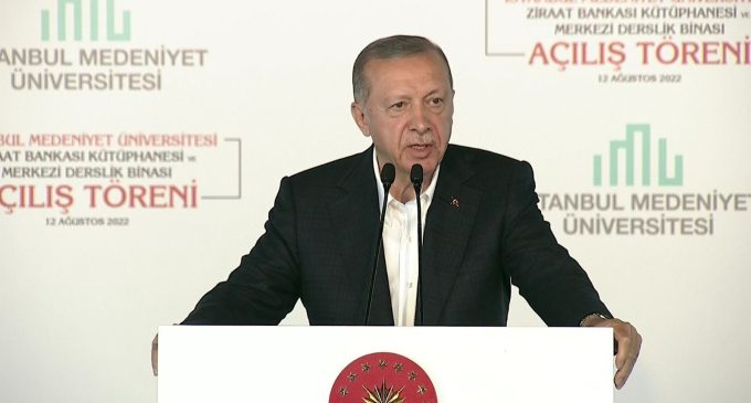 Erdoğan: Kitapla irtibatını koparan milletlerin hayatta kalabilmesinin imkansız olduğunu biliyoruz