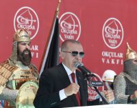 Malazgirt Zaferi etkinliğinde konuşan Erdoğan’dan “2023’te sandıkları patlatma” çağrısı