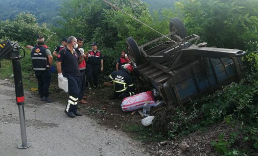 Fındık işçilerini taşıyan traktör devrildi: Bir ölü, 12 yaralı