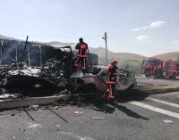 Malatya’da feci kaza: TIR ile otomobil kafa kafaya çarpıştı