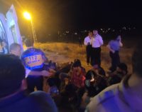 Van’da kaçak göçmenleri taşıyan minibüs, ticari araçla çarpıştı: Bir ölü, 13 yaralı