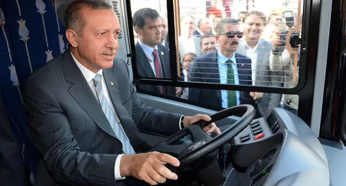 Erdoğan geriden geliyor: 30 Ağustos’ta ulaşımın ücretsiz olmasına karar verdi