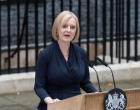 İngiltere Başbakanı Liz Truss, görevinden istifa etti