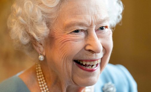 İngiltere Kraliçesi II. Elizabeth hastaneye kaldırıldı