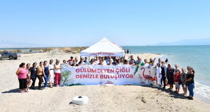 Çiğli için “tarihi gün”: Yurttaşlar Homa Dalyanı’nda ilk defa denize girdi