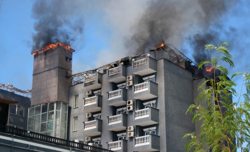 Alanya’da bir otelde yangın: Turistler tahliye edildi