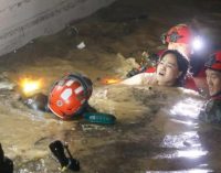 Güney Kore’de sular altında kalan otoparkta mahsur kalan yedi kişi öldü