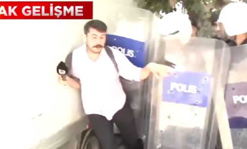 Tokatköy’deki yıkımı takip eden Halk TV muhabiri Erdinç Yılmaz’a polis saldırısı