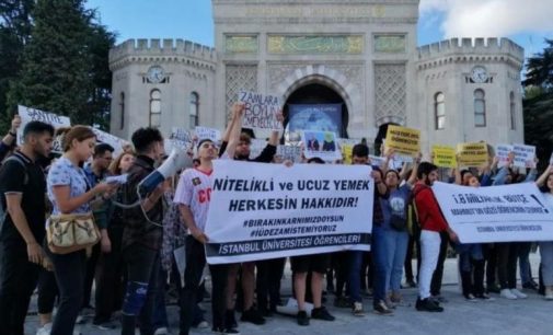 İstanbul Üniversitesi’nde yemekhane protestosu: “Öğrenci düşmanı bir karar”