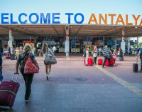 Rusya’daki kısmi seferberlikten kaçan kaçana: Antalya’ya Rus akını, biletler 70 bin liraya yükseldi