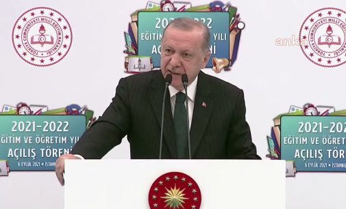 Erdoğan, Tunç Soyer’i hedef aldı: Size kendi ecdadına sövdürmeye çalışan köksüzlere kulak asmayın