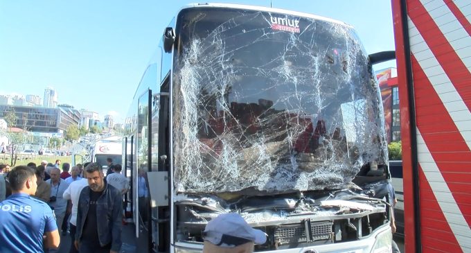 İstanbul’da üç aracın karıştığı zincirleme kaza: İki yaralı