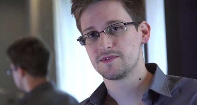 Rusya, ABD’nin istihbarat bilgilerini sızdıran Edward Snowden’a vatandaşlık verdi