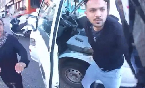 Trafikte tartıştığı motosikletliyi yedi yerinden bıçakladı: Serbest kaldı