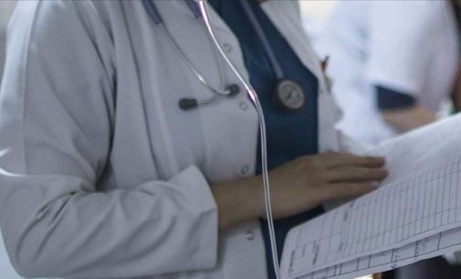 İzmir’de rapor vermek için para istediği öne sürülen doktor açığa alındı