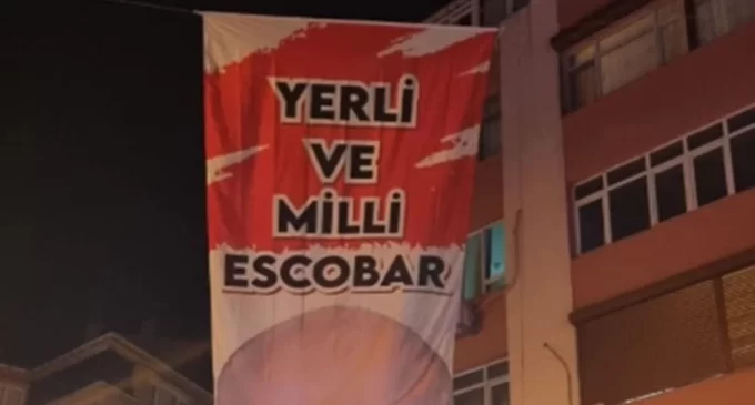 Muhalif partilerin afişleri tek tek toplatılırken: Eski savcı Yücetürk’ten “Yargı niyet okuyamaz” çıkışı