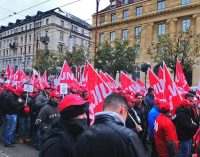 İsviçre’de inşaat işçileri sokakları terk etmiyor