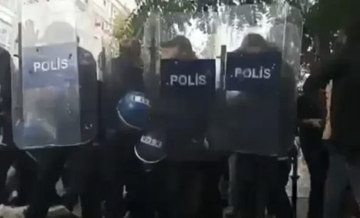 Ankara’da Mahsa Amini eylemine polis saldırdı: Çok sayıda gözaltı var