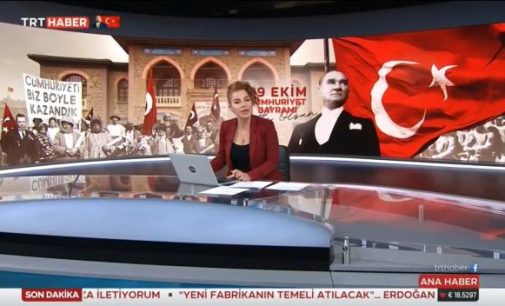“Atatürk bizi ümmet olmaktan çıkardı” diyen TRT spikerini ekrandan aldılar!