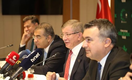 Davutoğlu, başörtüsüne yasal güvencenin Altılı Masa’da konuşulmadığını söyledi: “Kılıçdaroğlu’nun siyasi tercihidir”