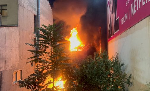Kadıköy’de bir binada patlama: Üç kişi yaşamını yitirdi; Vali “doğalgaz”, İmamoğlu “doğalgaz değil” dedi