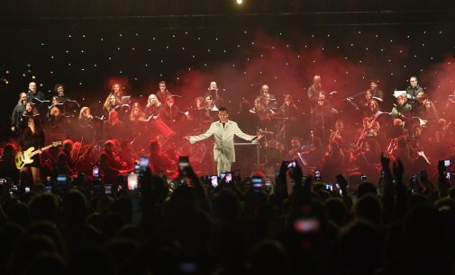 Gazapizm’i kendi mahallesi İzmir’de 10 bin kişi izledi: Rap ve klasik müzik aynı sahneden buluştu