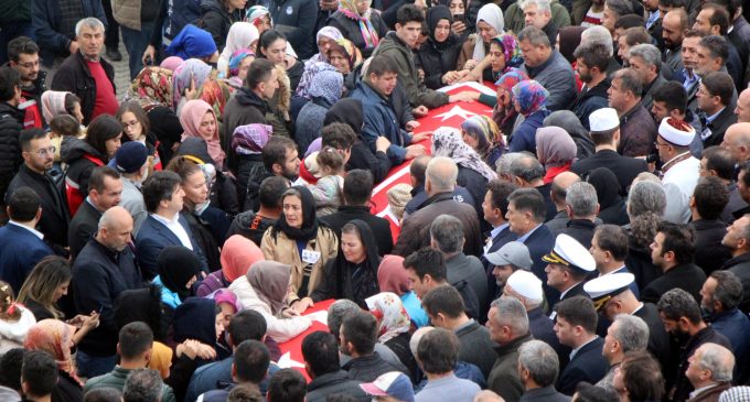 “Ölen maden işçilerinin yakınlarına aylık bağlansın” önergesi AKP-MHP oylarıyla reddedildi