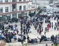 Başakşehir’de lisede yangın: Öğrenciler tahliye edildi