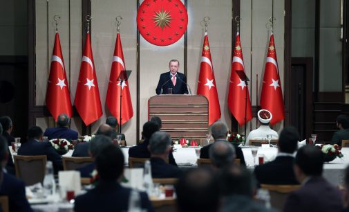 Erdoğan’dan müftülere talimat: Anayasa değişikliğini her cuma anlatın