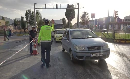 Erzurum’da asker ve öğretmenleri taşıyan servis araçları çarpıştı: 10 yaralı