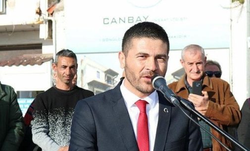 Foça Belediye Başkanı Gürbüz, “suç örgütü üyeliği” suçlamasıyla yargılandığı davada beraat etti