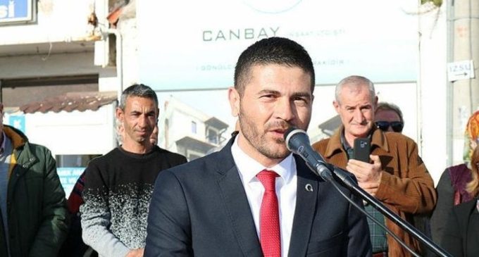 Foça Belediye Başkanı Gürbüz, “suç örgütü üyeliği” suçlamasıyla yargılandığı davada beraat etti