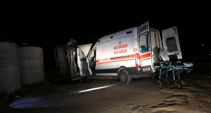 İçinde hasta ve sağlık personeli bulunan ambulansı kaçırıp üç araca çarptı: Adli kontrolle serbest bırakıldı