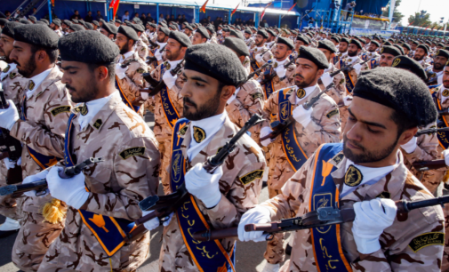 İran Devrim Muhafızları Komutanı bu sözlerle tehdit etti: Bugün ayaklanmanın son günü, sokağa çıkmayın!