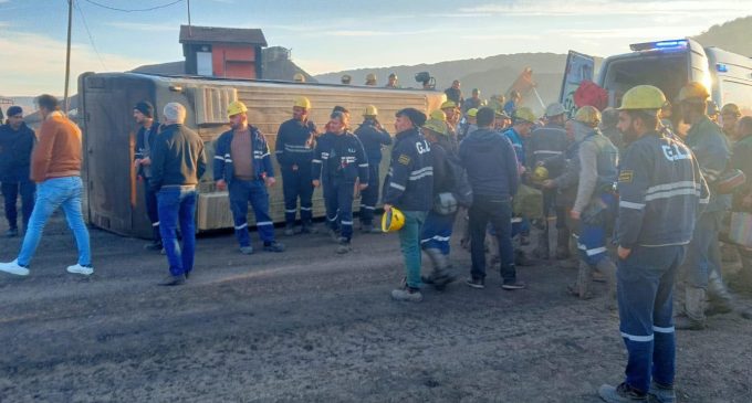 Maden işçilerini taşıyan servis aracı devrildi: 11 yaralı