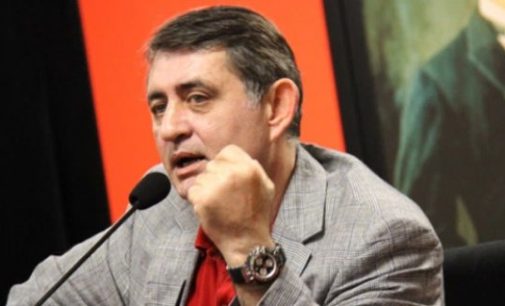 Korkusuz gazetesi yazarı Zileli, uçağın kapısında gözaltına alındı