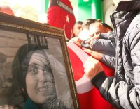 Karkamış’ta ölen öğretmenin cenazesine katılan Bakan Yardımcısı Sezgin: Öğretmenlik yapıp ölse sadece öğrencileri bilecekti