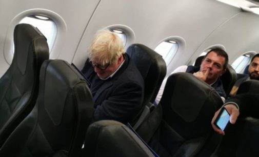 İngiltere eski başbakanı Boris Johnson ekonomi sınıfında İstanbul’a uçtu
