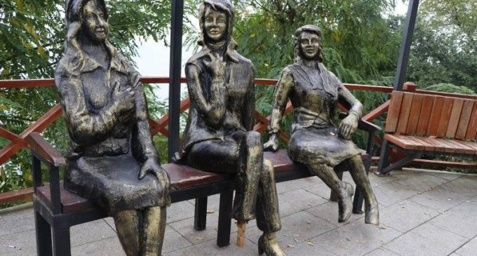 Ordu’daki üç kız heykeline vandal saldırı: Ağustos’ta da tahrip edilmişti