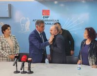 Yeniden Refah Partisi’den istifa eden kurucu il başkanı ve ekibi CHP’ye katıldı