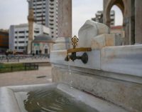 İzmir’deki tarihi Saat Kulesi’nin muslukları hırsızların hedefinde