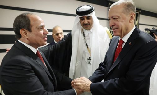 Yıllarca “katil” dedikten sonra: Erdoğan Katar’da Sisi ile buluştu