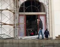 Cami inşaatında iskele çöktü: 14 işçi yaralı