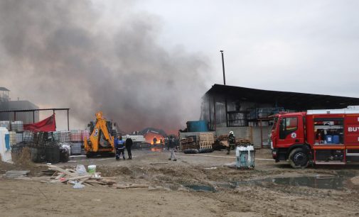 Denizli’de kimya fabrikasındaki yangın beş saatte kontrol altına alındı