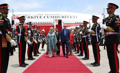 Erdoğan, eşi ve bakanlarıyla birlikte Endonezya’nın Bali adasına gitti