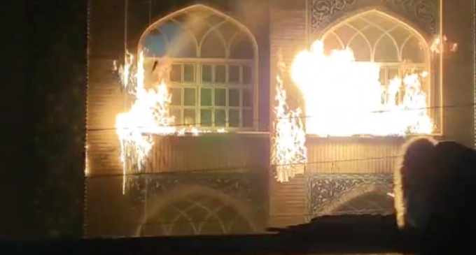 İran’da protestolar büyüyor: Ülkenin ilk dini lideri Humeyni’nin evi ateşe verildi